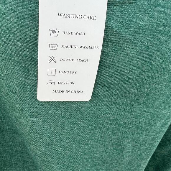 Vislily green T-shirt with button accent on waist. Women's size 18W - Picture 6 of 10